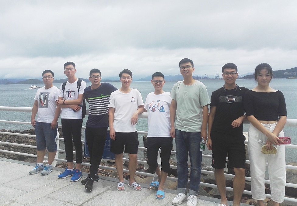 公司迎来2018届大学毕业生报到